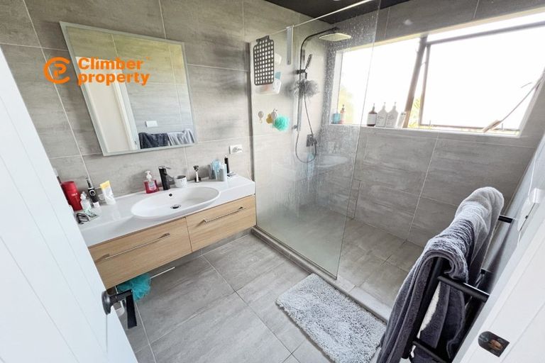 Photo of property in 133 Oreil Avenue, West Harbour, Auckland, 0618