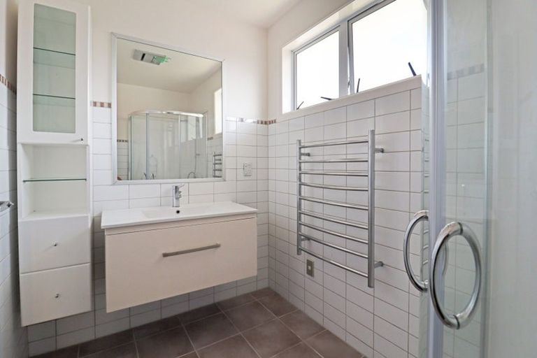 Photo of property in 8 Kenmore Street, Newlands, Wellington, 6037