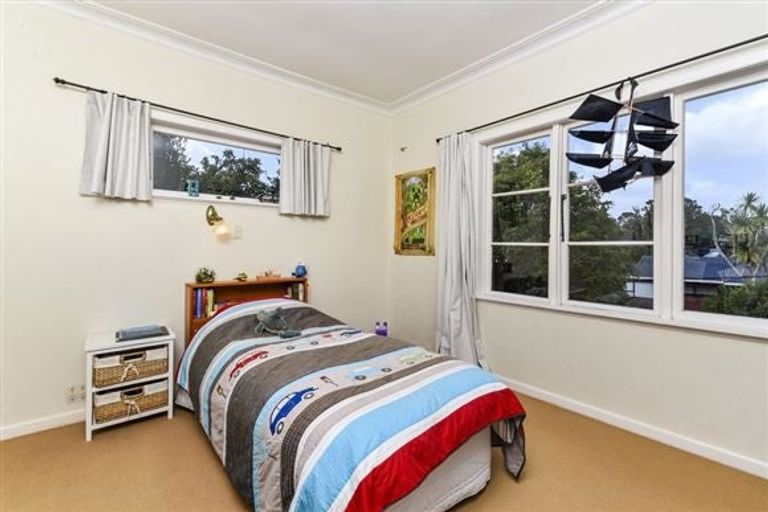 Photo of property in 211 Lake Road, Belmont, Auckland, 0622