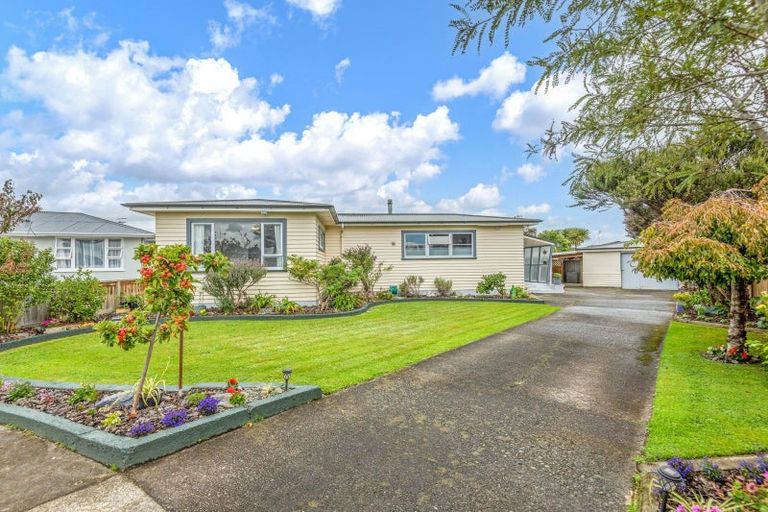 Photo of property in 8 Weber Place, Roslyn, Palmerston North, 4414