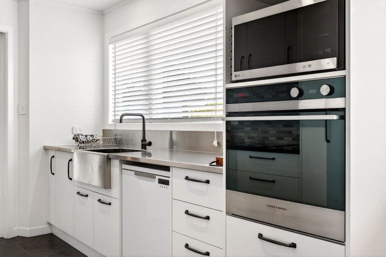 Photo of property in 3 Feist Street, Carterton, 5713