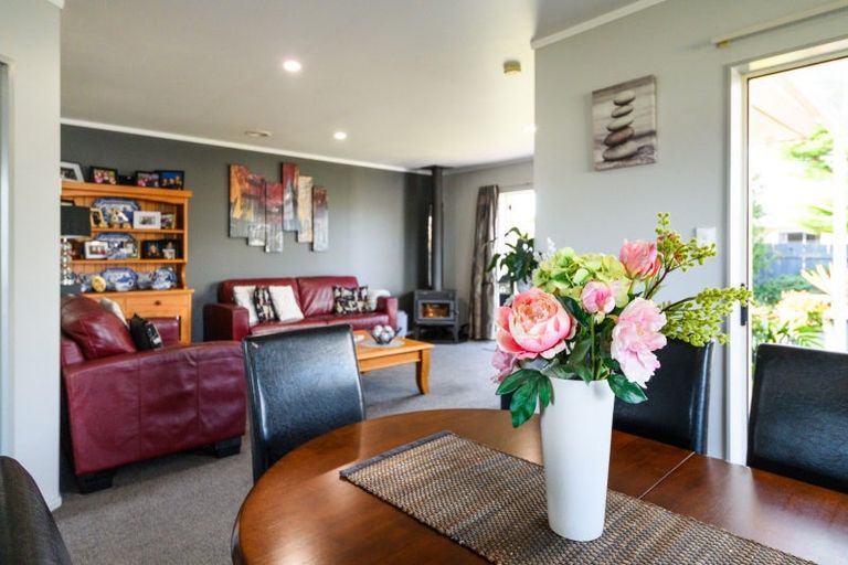 Photo of property in 101 Peter Hall Drive, Kelvin Grove, Palmerston North, 4414