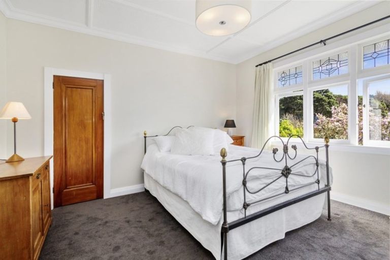 Photo of property in 17 Saint Albans Grove, Woburn, Lower Hutt, 5010