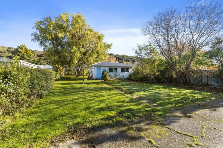 Photo of property in 55 Westminster Road, Wainuiomata, Lower Hutt, 5014