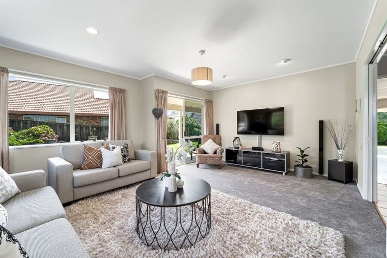 Photo of property in 4 Caversham Drive, Torbay, Auckland, 0630