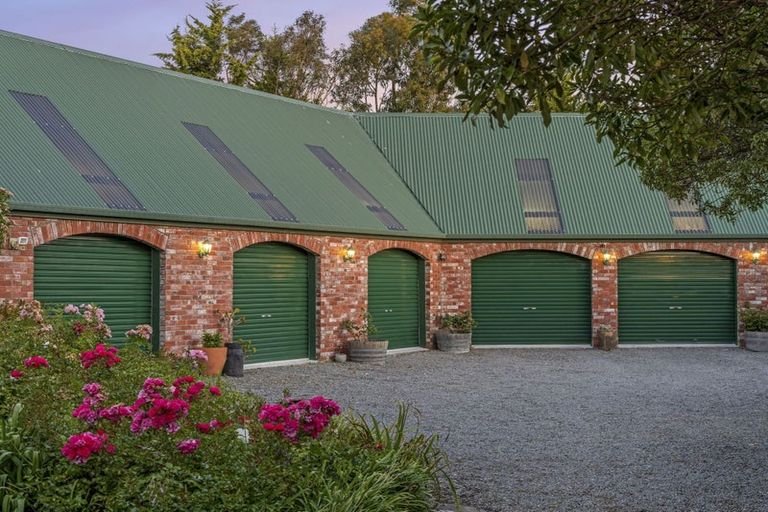 Photo of property in 18 Rockview Place, Mount Pleasant, Christchurch, 8081