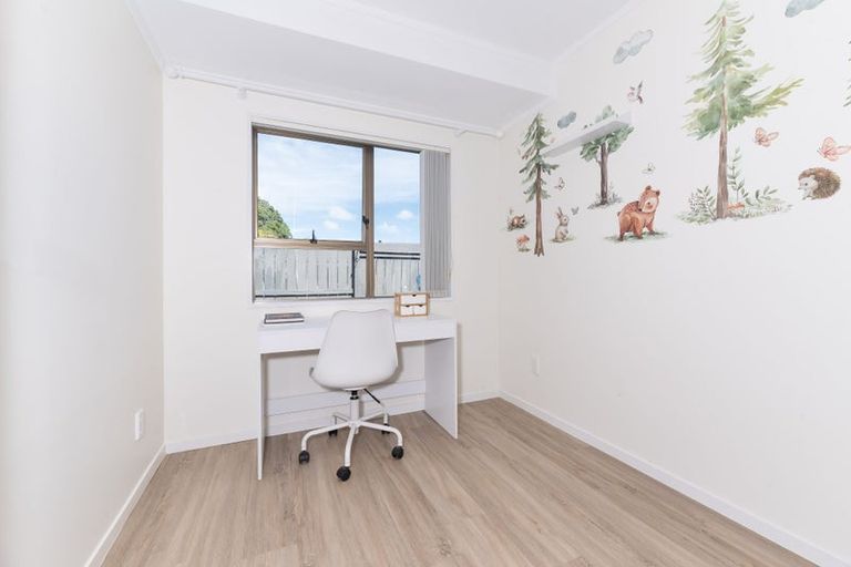 Photo of property in 2/168 Prince Regent Drive, Farm Cove, Auckland, 2012