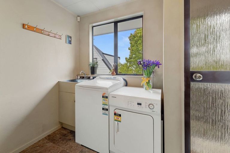 Photo of property in 12 Sandgate Avenue, Botany Downs, Auckland, 2010