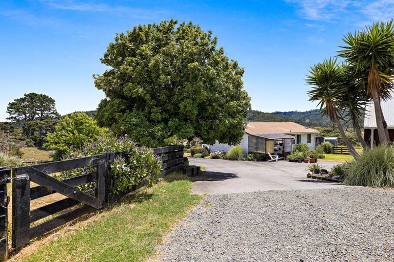 Photo of property in 380 Kaipara Coast Highway, Helensville, Kaukapakapa, 0871