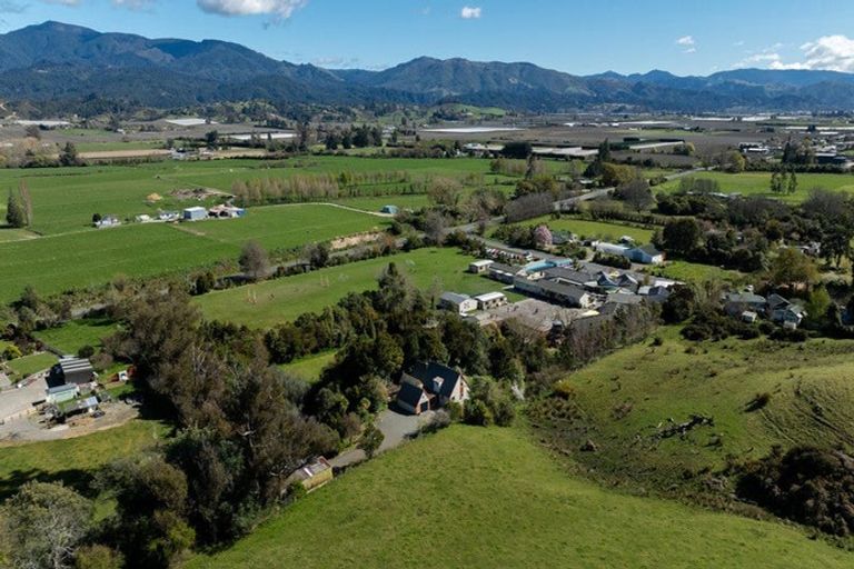 Photo of property in 16 School Road, Lower Moutere, Upper Moutere, 7175