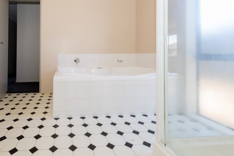 Photo of property in 9 Campion Place, Rolleston, 7614