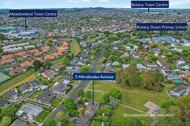 Photo of property in 5 Mirrabooka Avenue, Botany Downs, Auckland, 2010