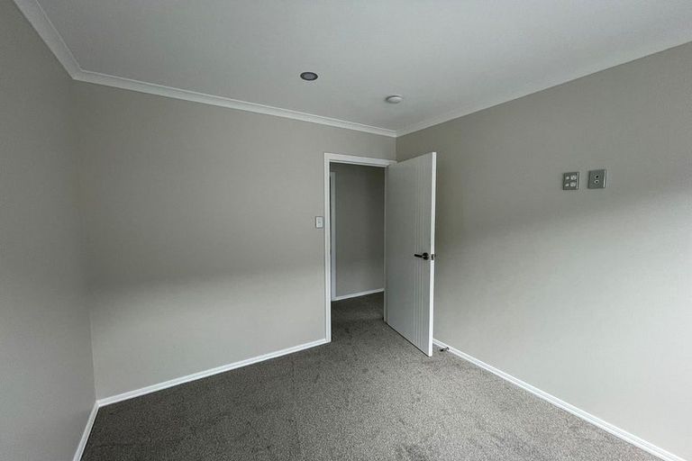 Photo of property in 4b Mirrabooka Avenue, Botany Downs, Auckland, 2010
