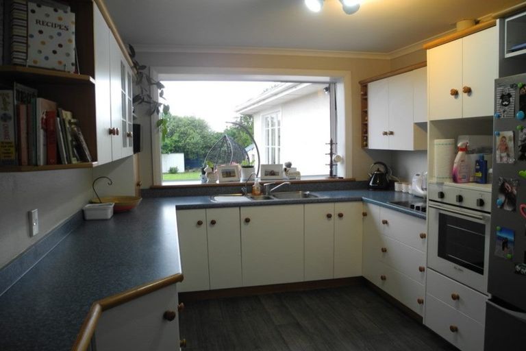 Photo of property in 75 Rhodes Street, Waimate, 7924