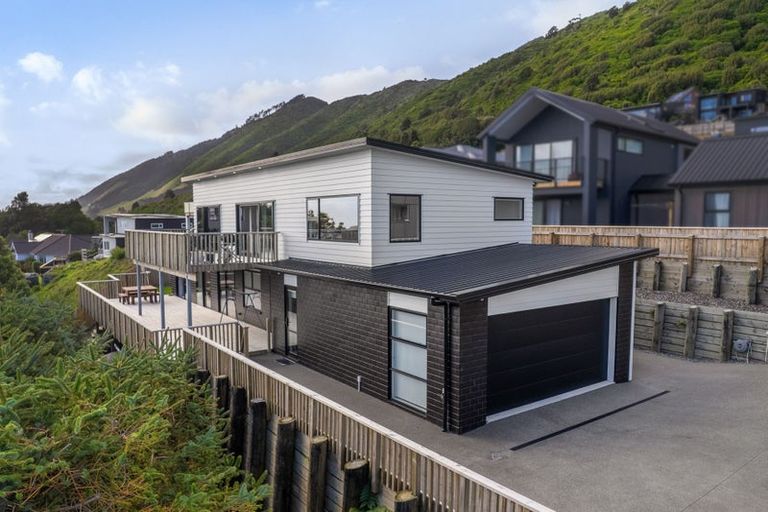 Photo of property in 94 Kotare Street, Waikanae, 5036