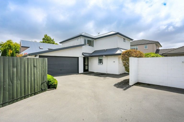 Photo of property in 2/138 Memorial Avenue, Burnside, Christchurch, 8053