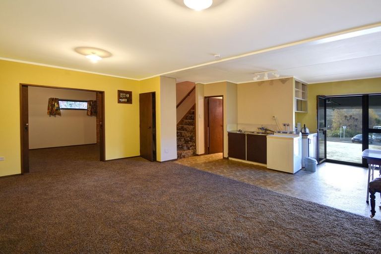 Photo of property in 124 Main Road South, Green Island, Dunedin, 9018