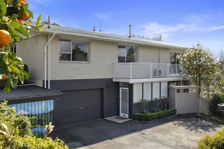 Photo of property in 6 Te Mara Place, Merrilands, New Plymouth, 4312