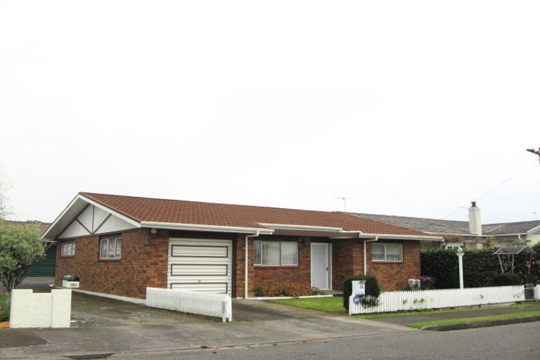 Photo of property in 14 Tokomaru Street, Welbourn, New Plymouth, 4312