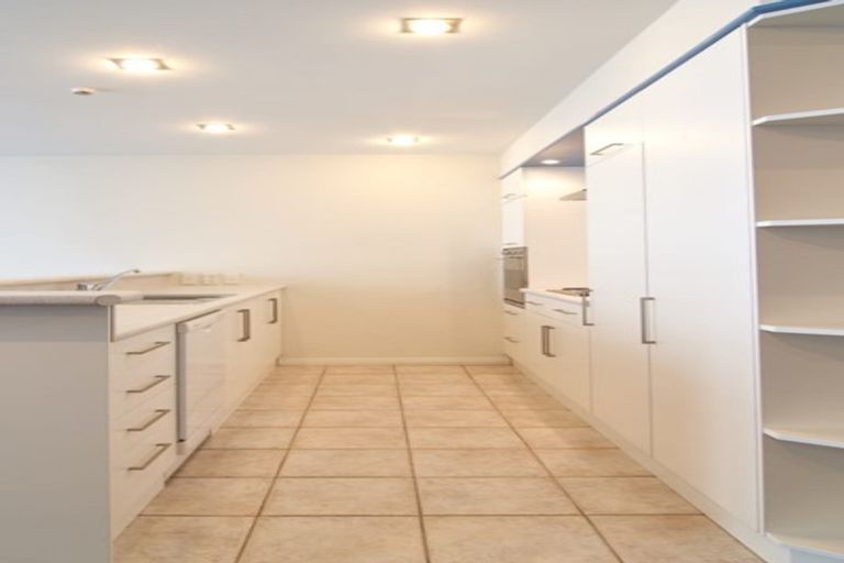 Photo of property in St James Courts, 4/77 Gloucester Street, Christchurch Central, Christchurch, 8013