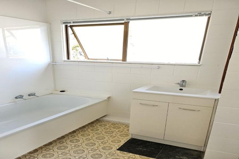 Photo of property in 45 Archers Road, Hillcrest, Auckland, 0629