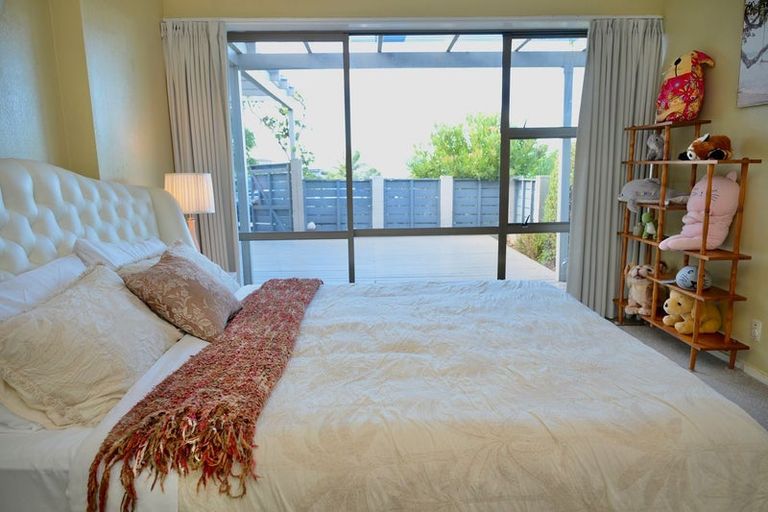 Photo of property in 11 View Road, Shelly Park, Auckland, 2014