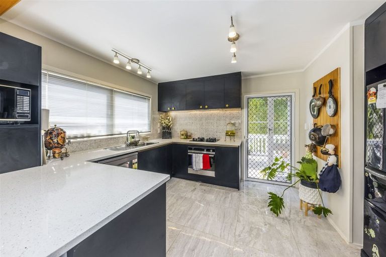 Photo of property in 13a Roys Road, Weymouth, Auckland, 2103