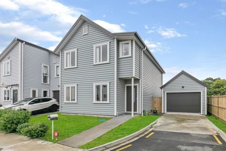 Photo of property in 11 Riroriro Close, Papakura, 2110