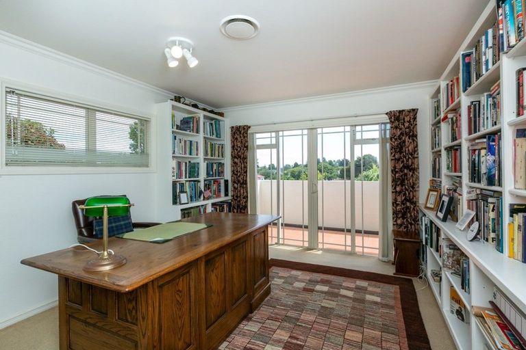 Photo of property in 8 Selwyn Road, Hospital Hill, Napier, 4110