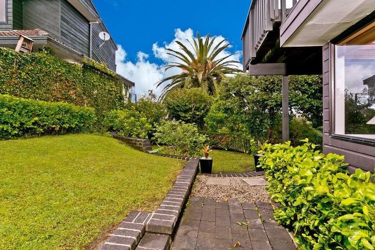 Photo of property in 1/19 Beach Road, Castor Bay, Auckland, 0620