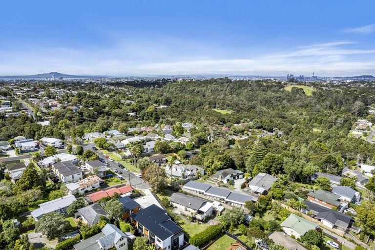 Photo of property in 32 Windy Ridge Road, Glenfield, Auckland, 0629