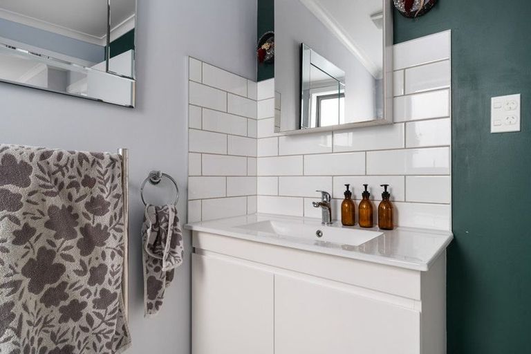 Photo of property in 17b Tuki Street, Titahi Bay, Porirua, 5022
