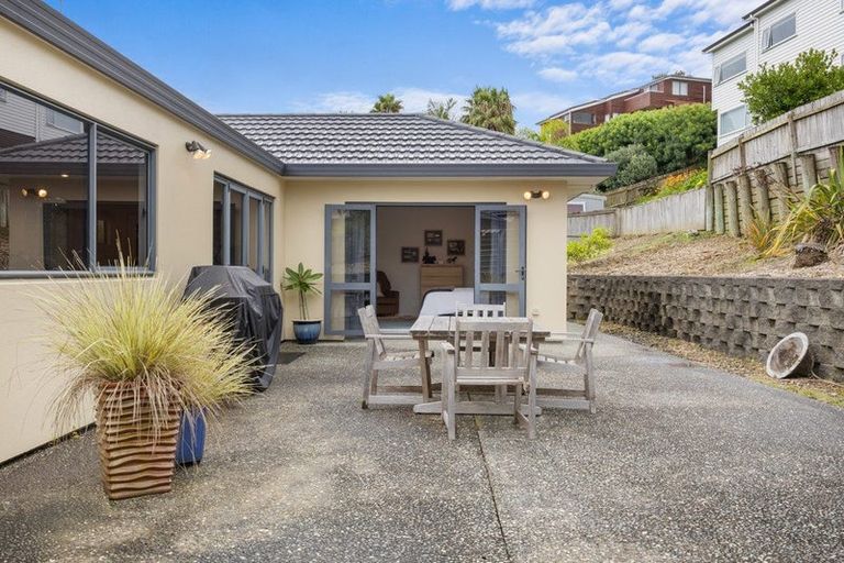 Photo of property in 51 Hogarth Rise, West Harbour, Auckland, 0618
