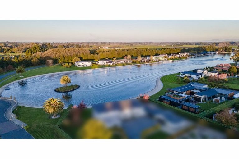 Photo of property in 86 Oakgrove Drive, Rangiora, 7400