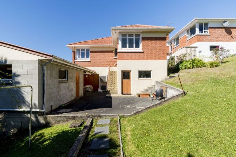 Photo of property in 122 Easther Crescent, Kew, Dunedin, 9012