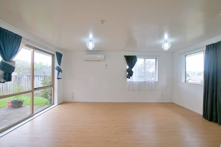 Photo of property in 56 Ruze Vida Drive, Massey, Auckland, 0614