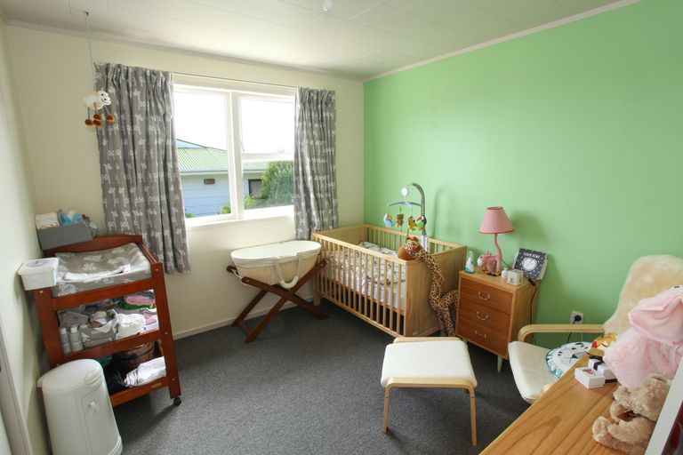 Photo of property in 6 Manukau Road, Raglan, 3225