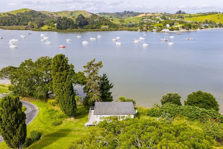 Photo of property in 16 Fisher Street, Pahi, Paparoa, 0571