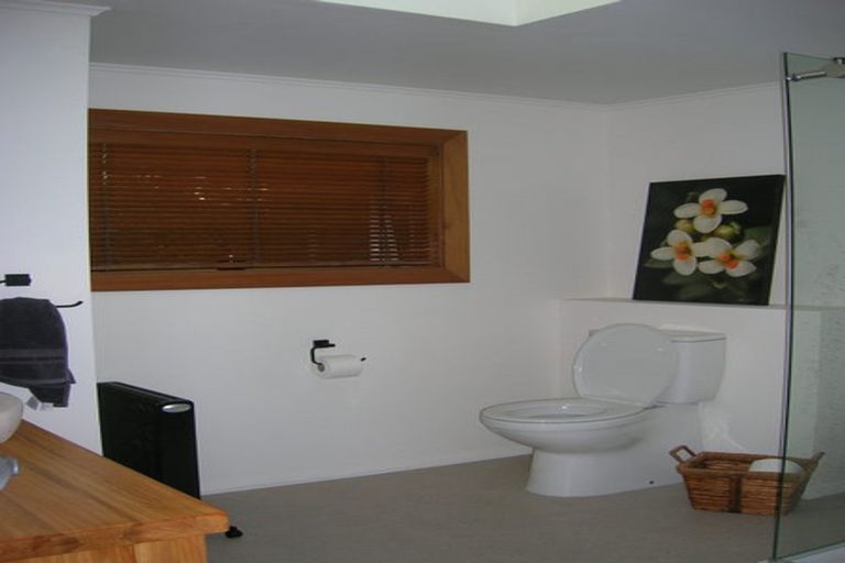 Photo of property in 5 Kaitawa Road, York Bay, Lower Hutt, 5013