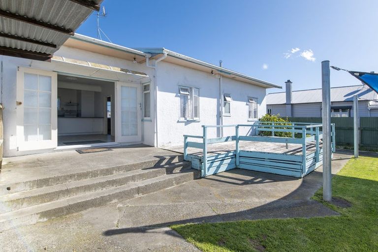 Photo of property in 46 Mako Mako Road, Levin, 5510