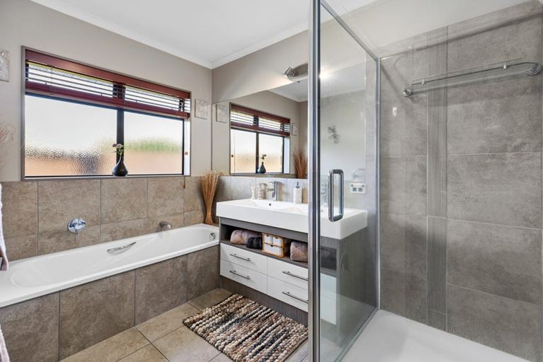 Photo of property in 29 Palazzo Drive, Papamoa Beach, Papamoa, 3118