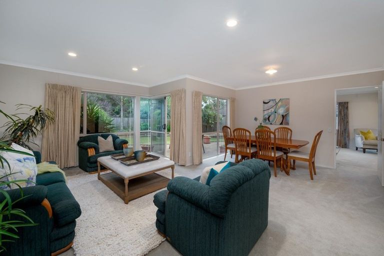 Photo of property in 103 Golfland Drive, Golflands, Auckland, 2013