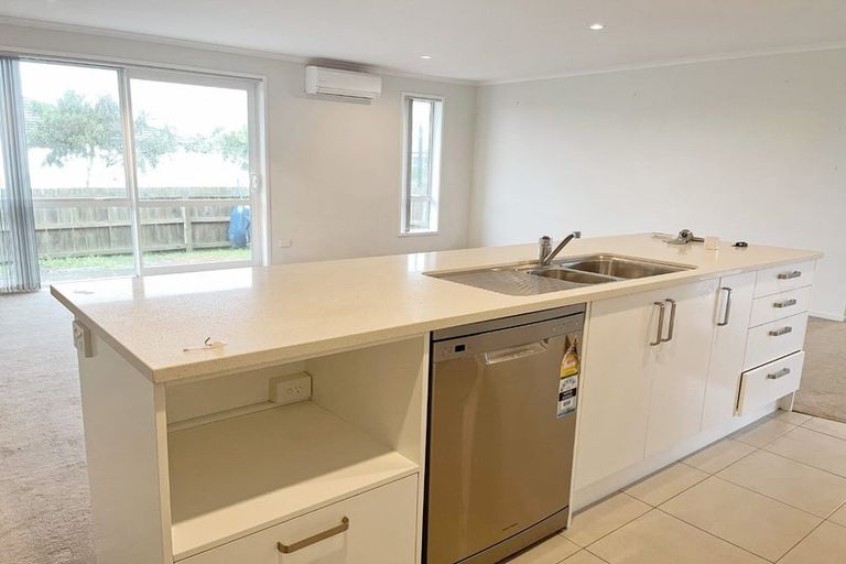 Photo of property in 6 Wellfield Drive, Papakura, 2110