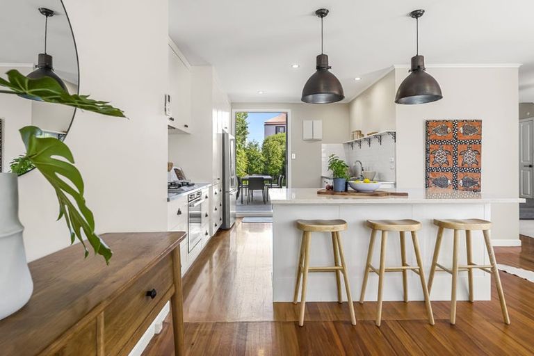 Photo of property in 6 Takarunga Road, Devonport, Auckland, 0624