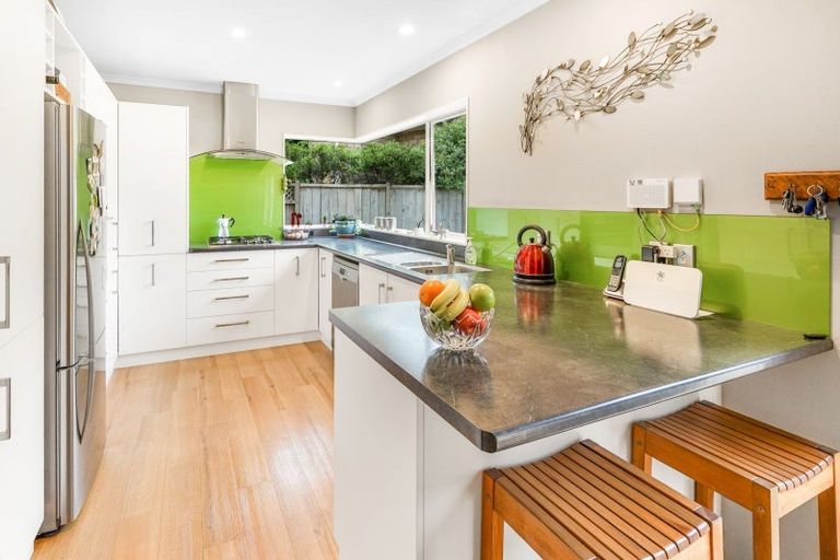 Photo of property in 4 Hereford Place, Grandview Heights, Hamilton, 3200