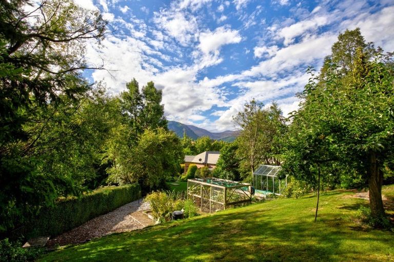 Photo of property in 8 Rutherford Road, Lake Hayes, Queenstown, 9371
