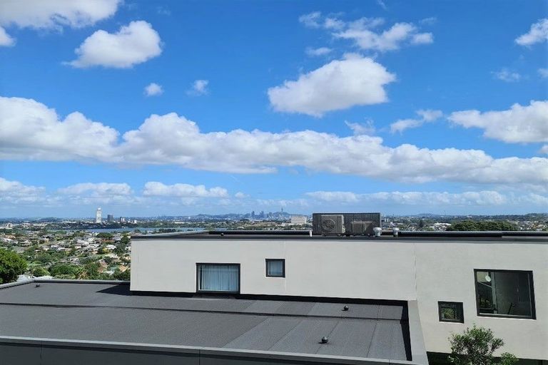 Photo of property in 167c East Coast Road, Castor Bay, Auckland, 0620