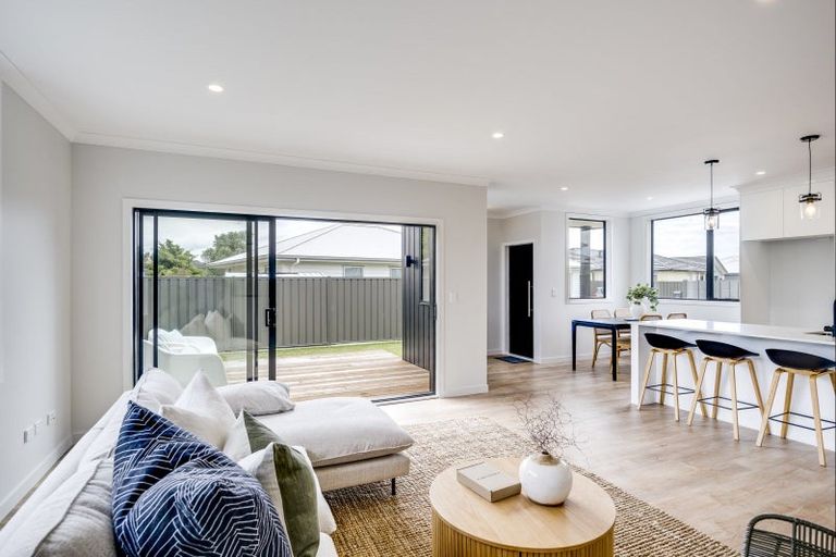 Photo of property in 21 West Place, Greenmeadows, Napier, 4112
