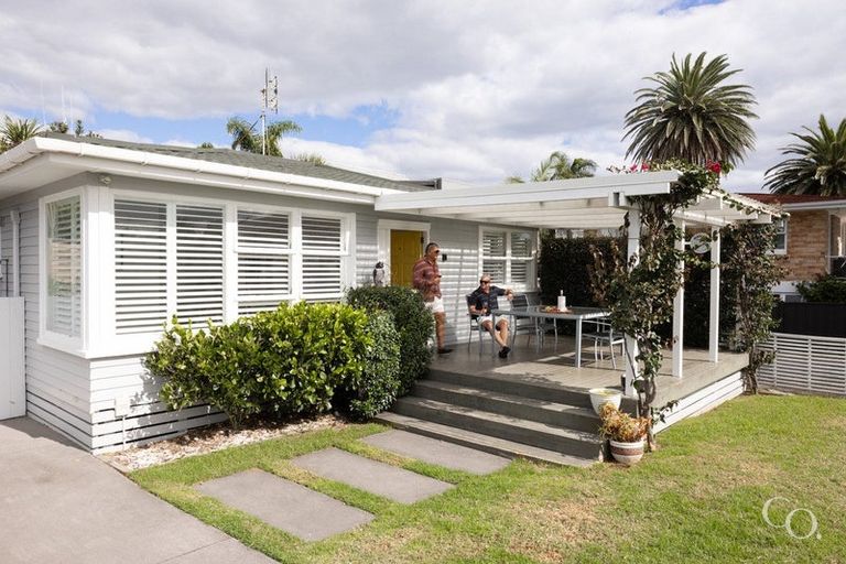 Photo of property in 15 Sutherland Avenue, Mount Maunganui, 3116