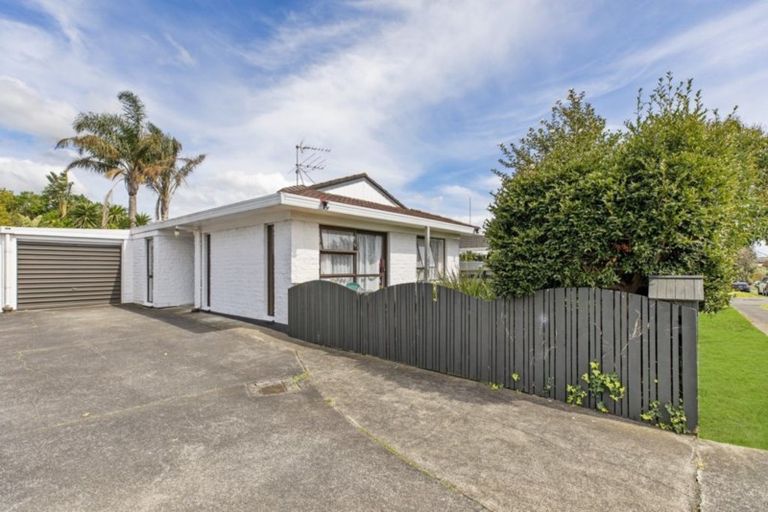 Photo of property in 2b Roys Road, Weymouth, Auckland, 2103